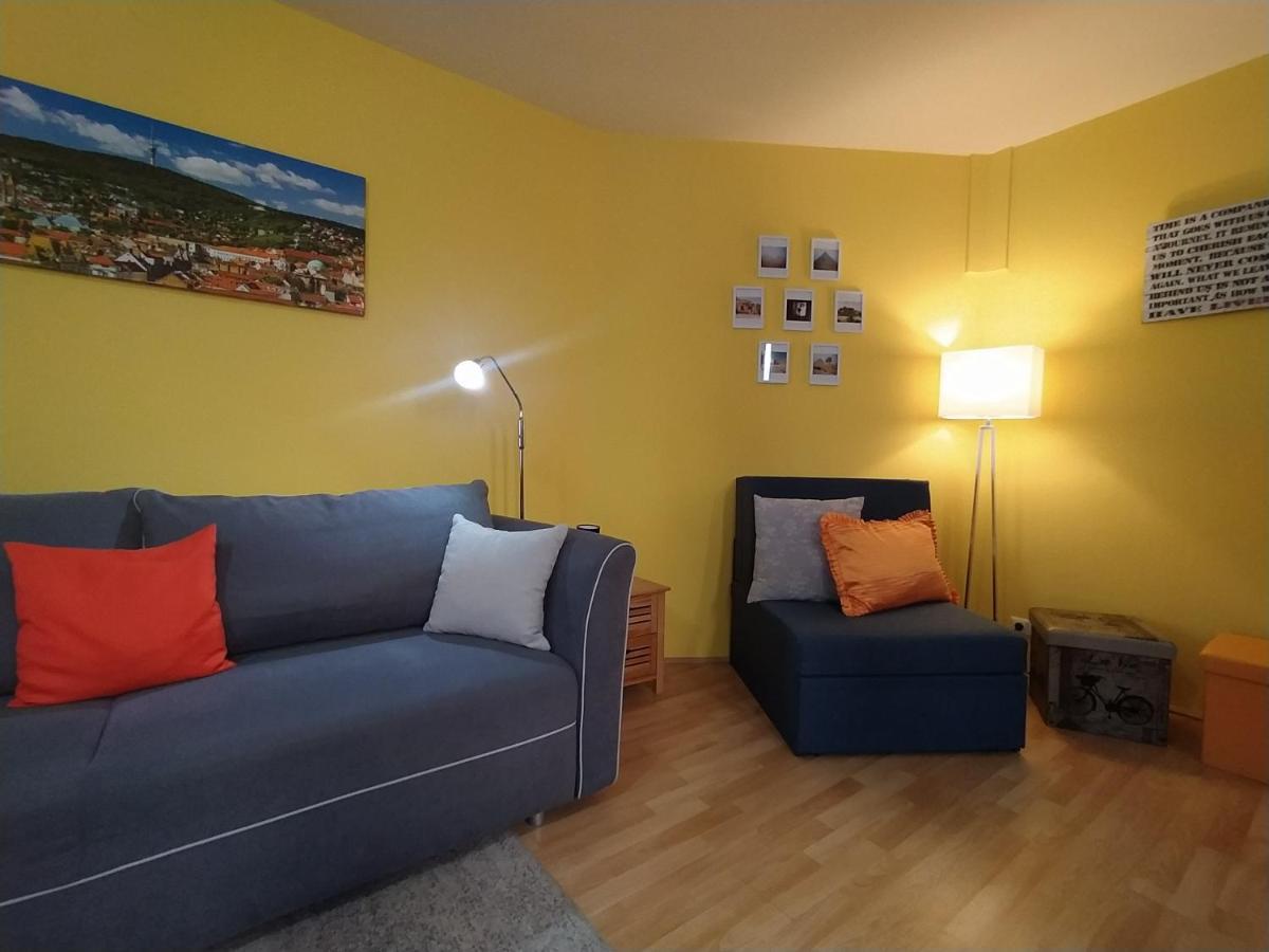 Keltaur Studio Apartman With Garage Apartment Pecs Exterior photo